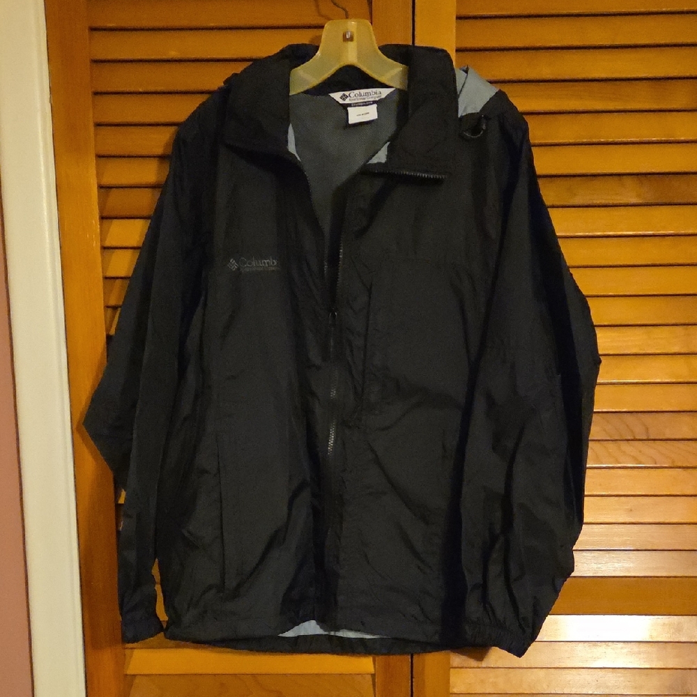 Columbia Men's Dark Raincoat